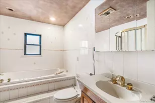 85-43 211th St, Hollis, NY 11427 - Photo 24