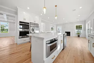 43 Barter Ln, Hicksville, NY 11801 - Photo 14