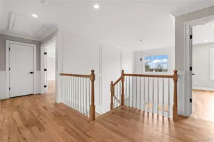 43 Barter Ln, Hicksville, NY 11801 - Photo 18