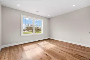 43 Barter Ln, Hicksville, NY 11801 - Photo 22