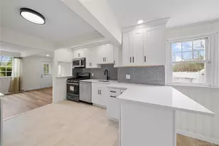 1656 N Gardiner Dr, Bay Shore, NY 11706 - Photo 4