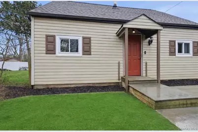 20 Wheat Path Road W, Mount Sinai, NY 11766 - Photo 1