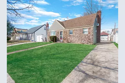 215 Hathaway Avenue, Elmont, NY 11003 - Photo 2
