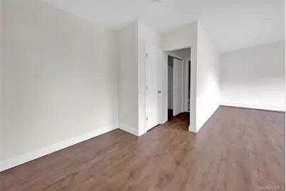 273 Newbridge Road #D2, Levittown, NY 11756 - Photo 4