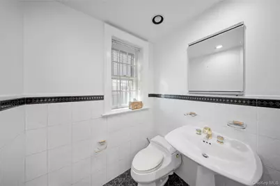 6954 Dartmouth Street, Forest Hills, NY 11375 - Photo 20