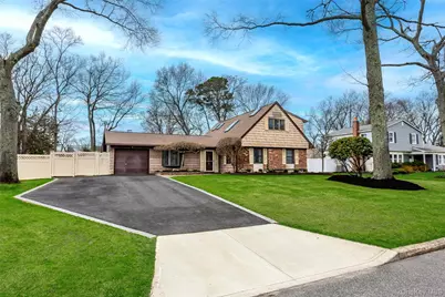 12 Westmoylan Lane, Coram, NY 11727 - Photo 2