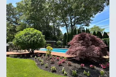 12 Westmoylan Lane, Coram, NY 11727 - Photo 8