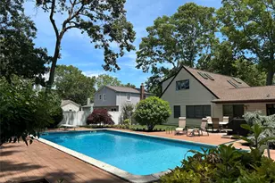 12 Westmoylan Ln, Coram, NY 11727 - Photo 2