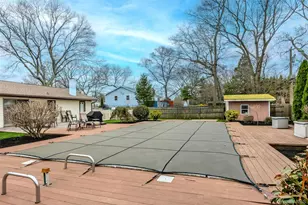 12 Westmoylan Ln, Coram, NY 11727 - Photo 38