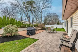 12 Westmoylan Ln, Coram, NY 11727 - Photo 40