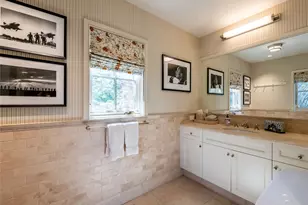 90 Elderfields Rd, Manhasset, NY 11030 - Photo 22