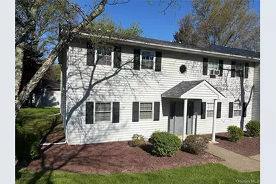 4 Locust Court #F, Fishkill, NY 12524 - Photo 2