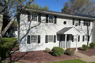 4 Locust Ct, Fishkill, NY 12524 - Photo 2