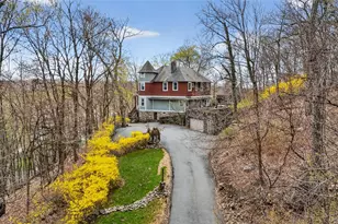 65 Rockledge Dr, Suffern, NY 10901 - Photo 2