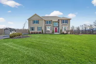 28 Wild Turkey Ln, Rock Tavern, NY 12575 - Photo 2