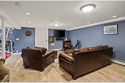 431 Woodbury Road, Cold Spring Harbor, NY 11724 - Photo 20