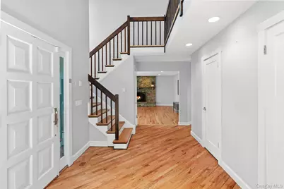 27 Stone Cabin Road, New Rochelle, NY 10801 - Photo 4