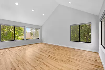 27 Stone Cabin Road, New Rochelle, NY 10801 - Photo 12