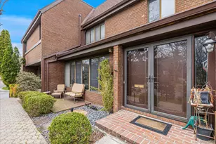 3 Old Field, Roslyn, NY 11576 - Photo 2