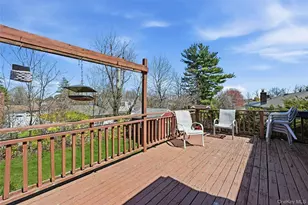 19 Duke Pl, Glen Cove, NY 11542 - Photo 38