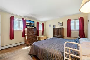 19 Duke Pl, Glen Cove, NY 11542 - Photo 22