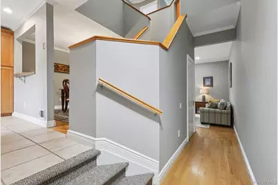 26 Village Green #26, Bardonia, NY 10954 - Photo 2