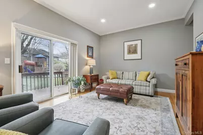 26 Village Green #26, Bardonia, NY 10954 - Photo 12