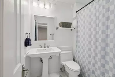 26 Village Green #26, Bardonia, NY 10954 - Photo 22