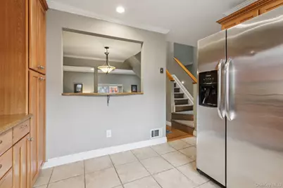 26 Village Green #26, Bardonia, NY 10954 - Photo 6