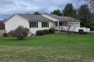 5 Meadows Ct, Staatsburg, NY 12580 - Photo 2