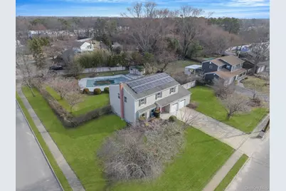 71 Loop Drive, Sayville, NY 11782 - Photo 2