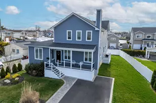 2441 Archer St, Seaford, NY 11783 - Photo 2