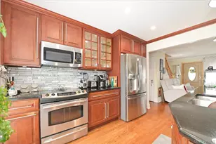 75 Beebe Ave, Hempstead, NY 11550 - Photo 8