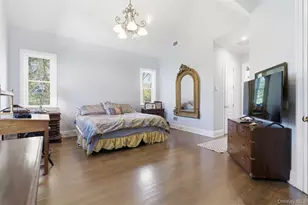 9 Locust Woods Dr, Shelter Island, NY 11964 - Photo 2
