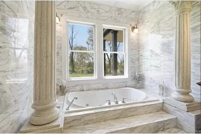 9 Locust Woods Drive, Shelter Island, NY 11964 - Photo 4
