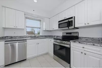 98 Nassau Road #2, Huntington, NY 11743 - Photo 10