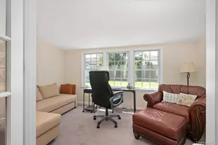 84 Earl St, Westbury, NY 11590 - Photo 14