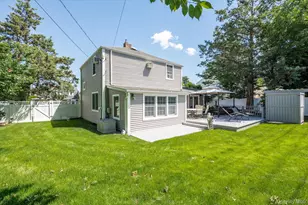 84 Earl St, Westbury, NY 11590 - Photo 24