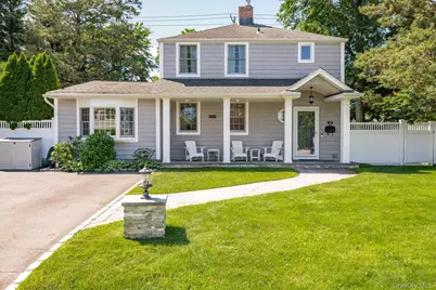 84 Earl Street, Westbury, NY 11590 - Photo 2