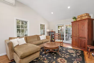 84 Earl Street, Westbury, NY 11590 - Photo 12
