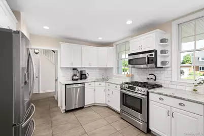 84 Earl Street, Westbury, NY 11590 - Photo 6