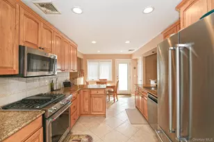 1968 Cynthia Ln, Merrick, NY 11566 - Photo 10