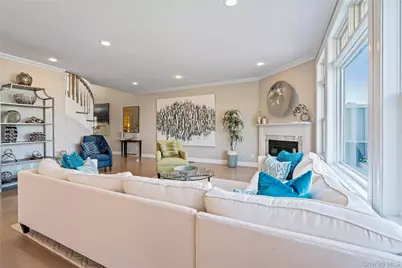 5 Sea Isle Landing, Glen Cove, NY 11542 - Photo 4