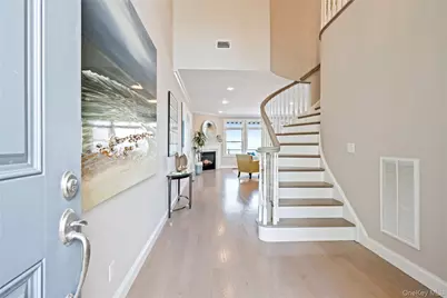 5 Sea Isle Landing, Glen Cove, NY 11542 - Photo 2