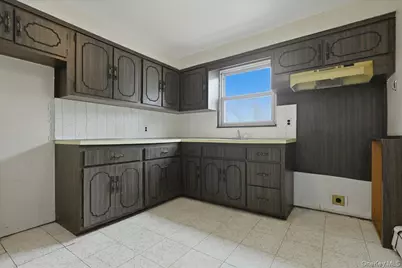 117 Terrace Avenue, Floral Park, NY 11001 - Photo 22