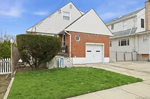 117 Terrace Ave, Floral Park, NY 11001 - Photo 2