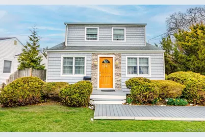 39 Bayview Avenue, Bayport, NY 11705 - Photo 2