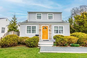 39 Bayview Ave, Bayport, NY 11705 - Photo 2