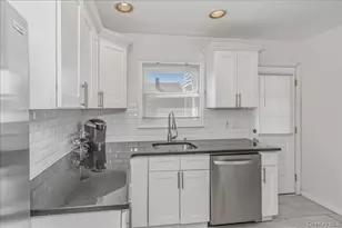 132 Wardwell Rd, Mineola, NY 11501 - Photo 10