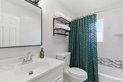 632 Wyngate Drive W, Valley Stream, NY 11580 - Photo 20